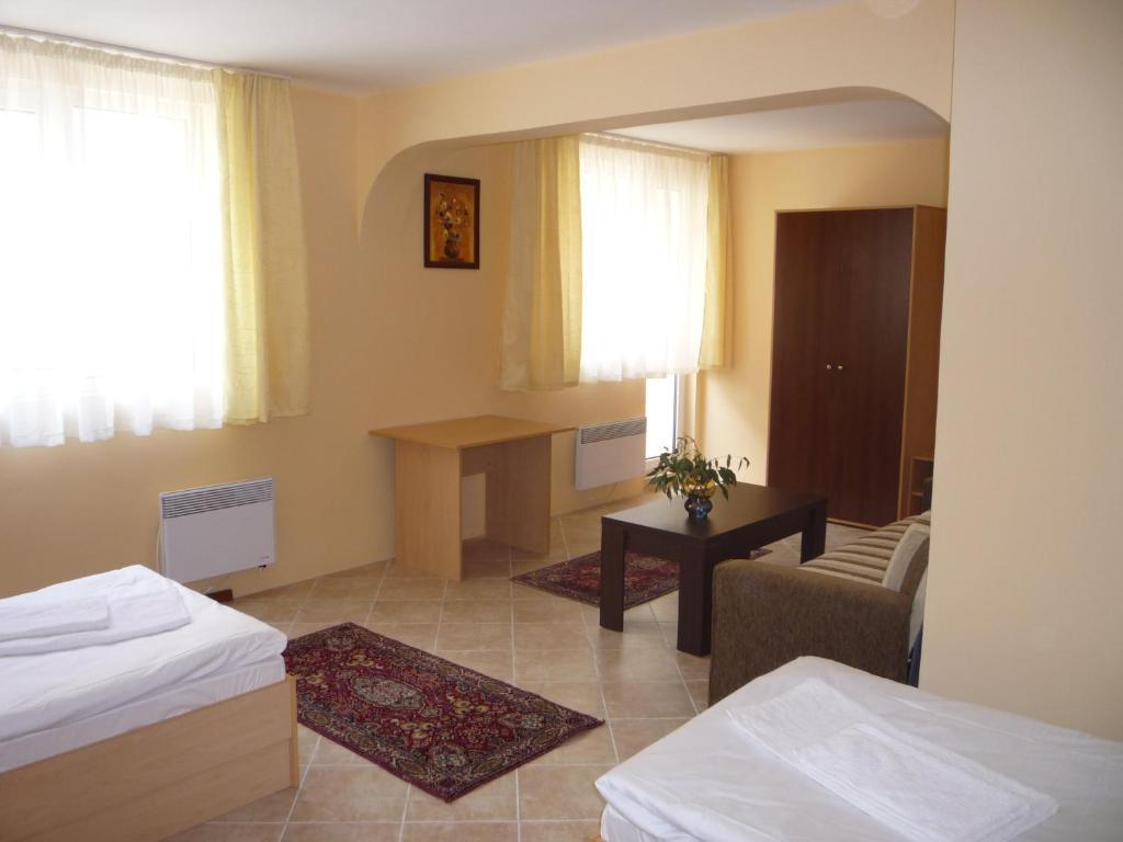 Hostel Sylvia София Номер фото