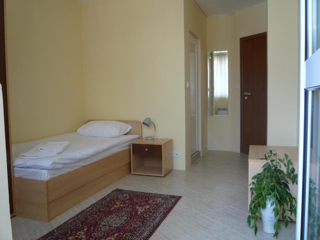 Hostel Sylvia София Экстерьер фото